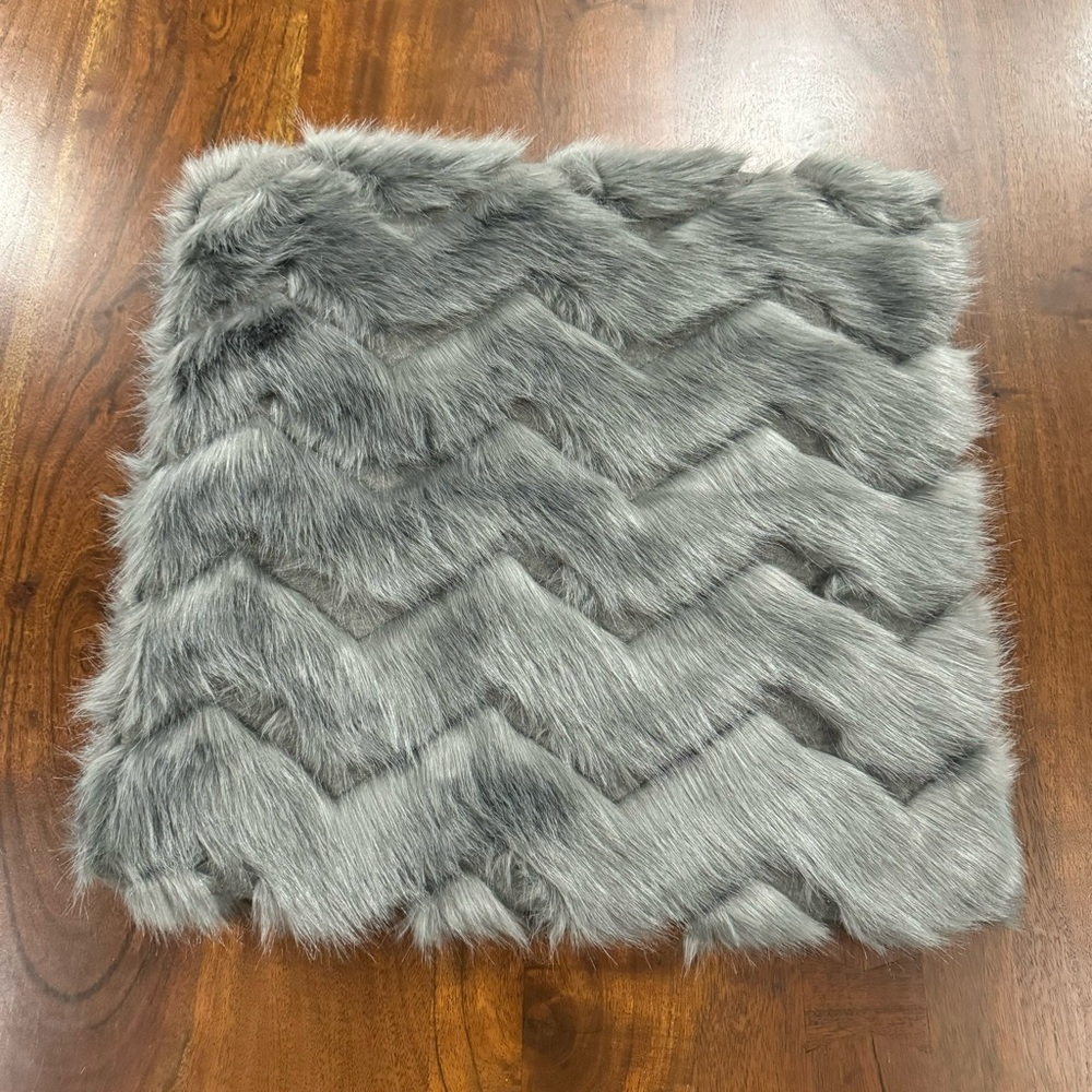 Williams Sonoma Home Faux Fur Chevron Pillow Cover 18x18 - Picture 1 of 7